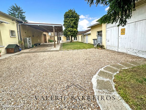 Propriété 7 pièces 147 m²