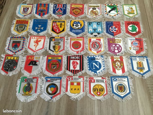 Fanion De Foot Valence U.S.J.O.A - Club Espagnol - Très Bon état
