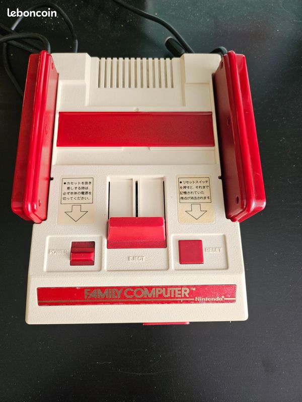 Nintendo Famicom AV Mod (image 1)