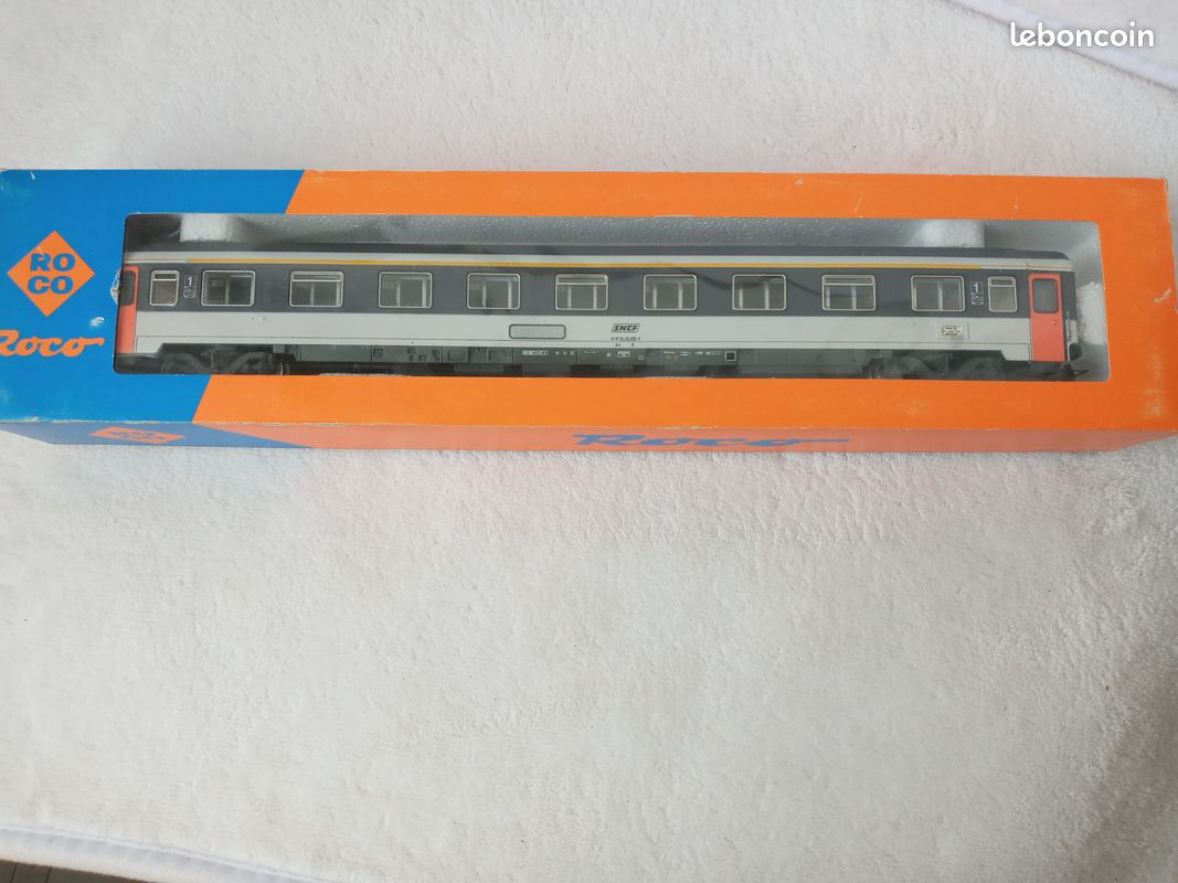 ROCO 4275 - VOITURE CORAIL 2ème CLASSE - B10 TU - SNCF - H0 - TOP ! (WR-6146) EUR 80,00 - FR