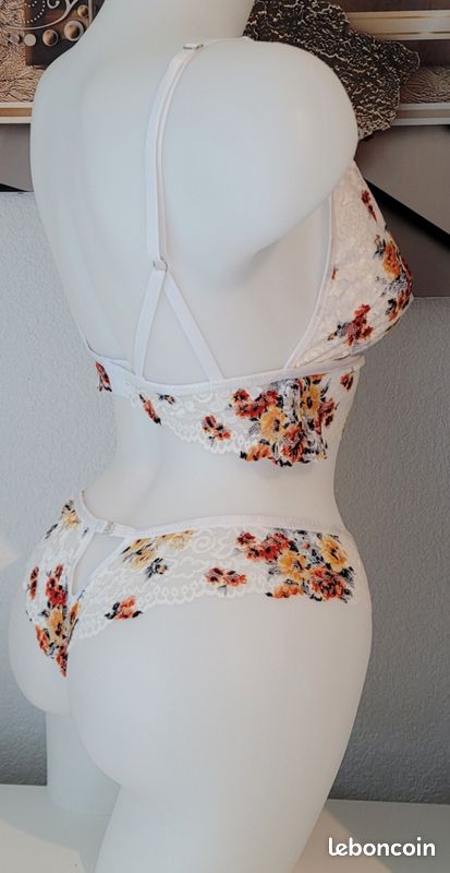 Ensemble lingerie dentelle sexy et romantique cousu main (image 3)