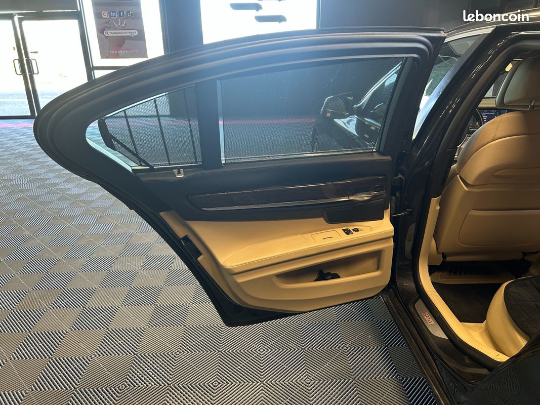 Bande De Garniture De Porte Arrière Gauche Pour BMW Série 7 F01 730d 2009 - RHD - Occasion
