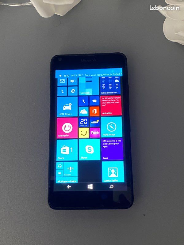 Smartphone LUMIA 640 LTE double SIM (image 1)