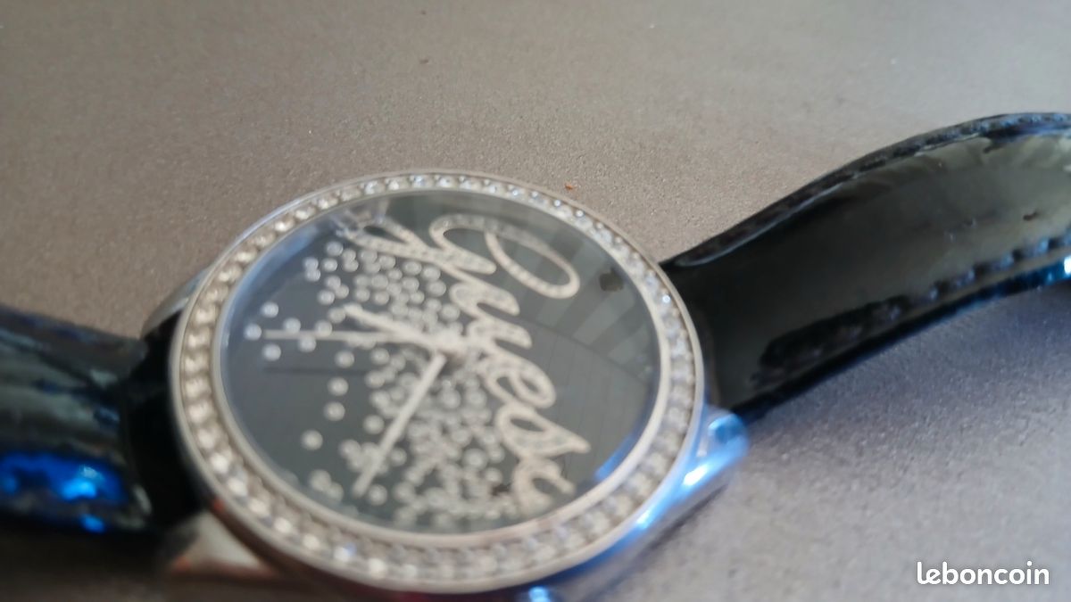 Montre GUESS avec brillants (image 5)