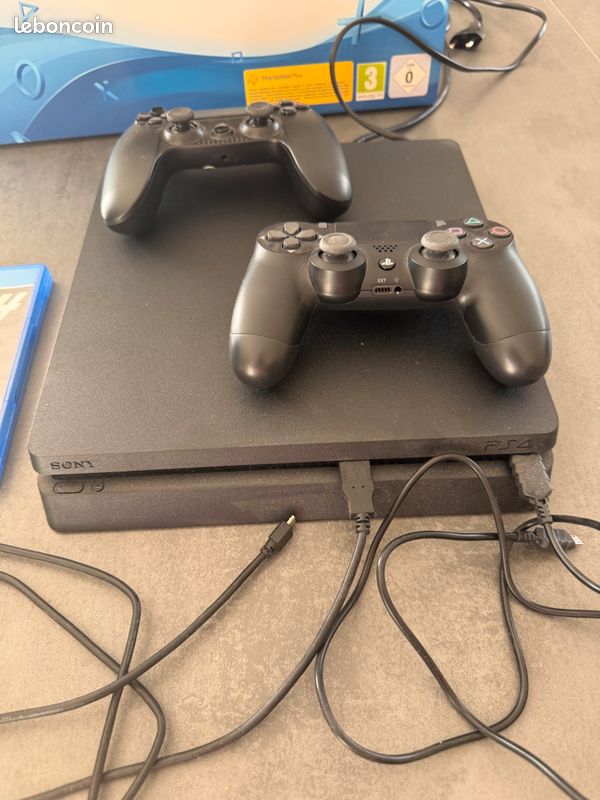 PlayStation 4 (image 2)