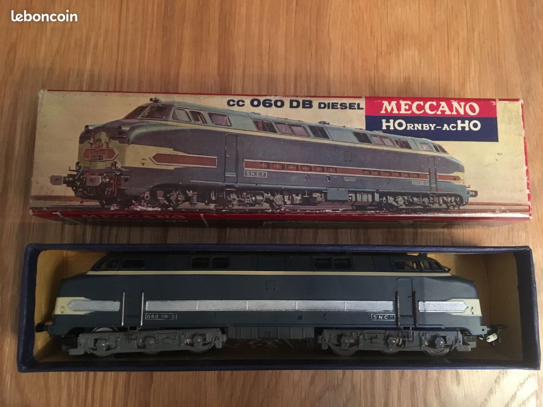 Lot 262 - A group of HORNBY ACHO HO gauge French