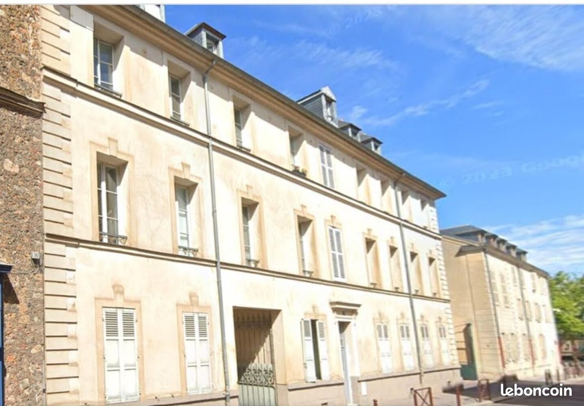 Appartement 2 pièces 29 m² · à Versailles · 29 m² · 913 €
