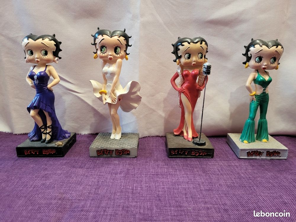 OPO 10 - Lot de 4 Figurines Betty Boop 15 cms : Footballeuse + infirmière + chanteuse + Police USA / BB9