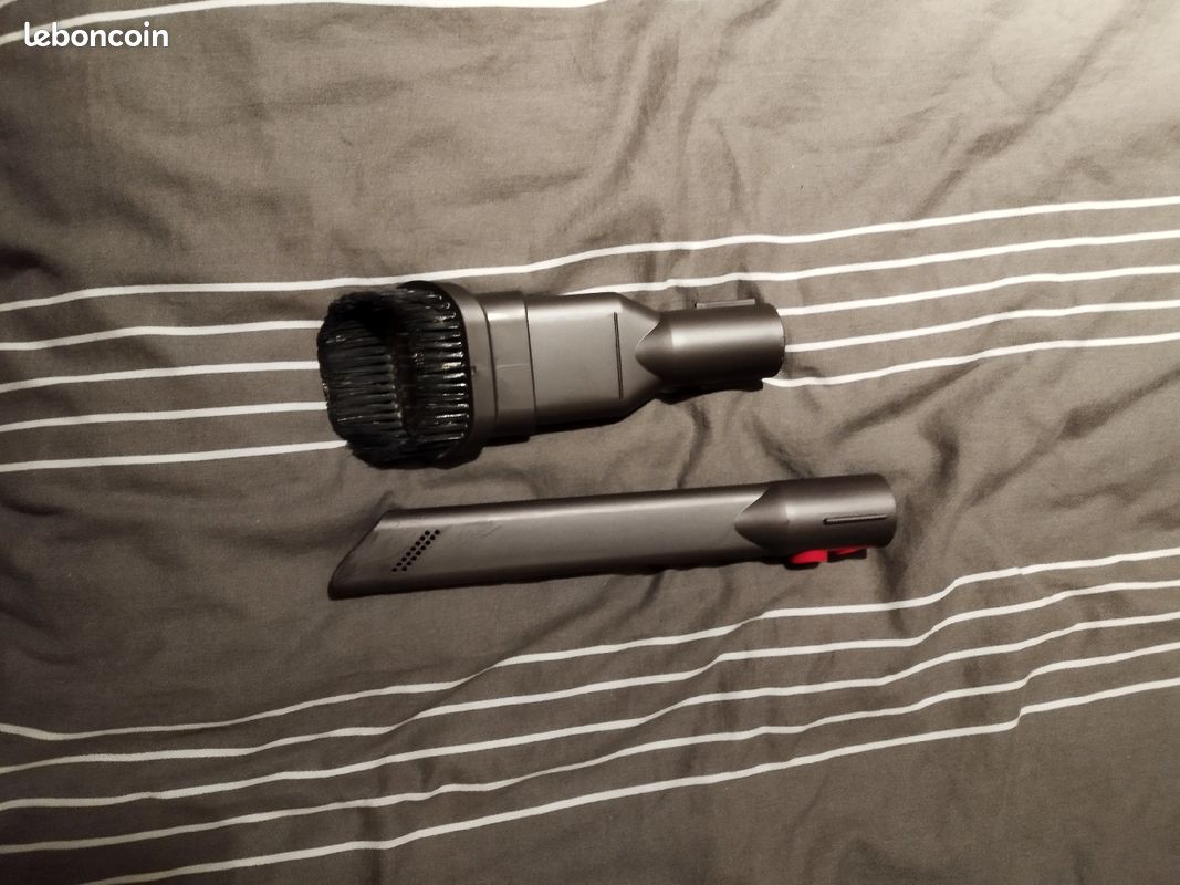 Vends pièces d aspirateur Dyson v8 (image 3)