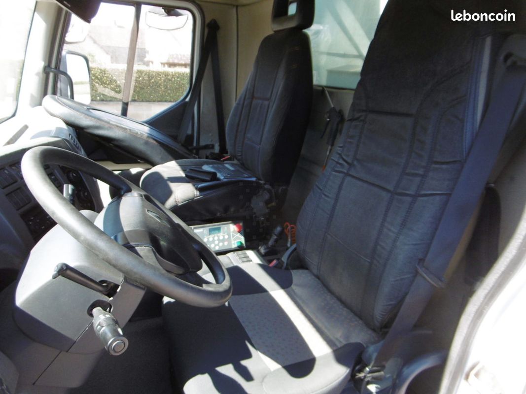 Renault Premium 320 6x2 (image 12)