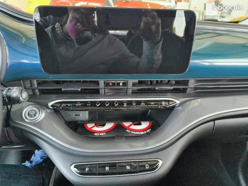 Fiat 500 e 95ch 23,8kWh Icône MY25 Step 2 (image 13)