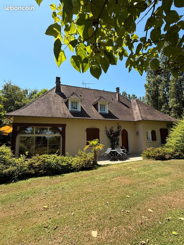 Maison 7 pièces 241 m² · à Saint-Yrieix-la-Perche · 241 m² · 219 000 €