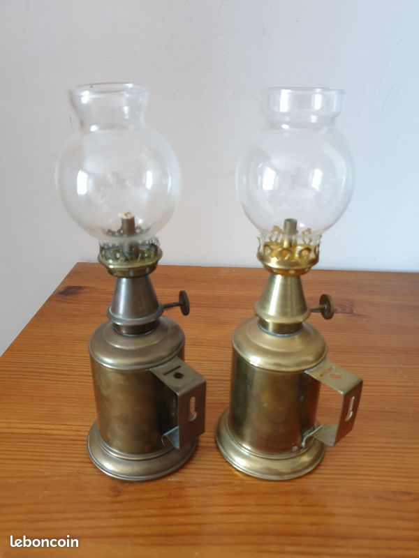 LAMPE PETROLE LAITON Dite Parisienne EUR 45,00 - FR LAMPE PETROLE LAITON Dite Parisienne EUR 45,00 - FR