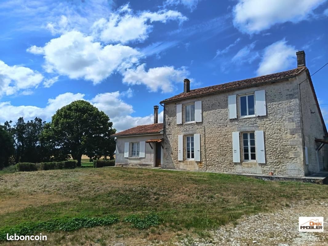 Maison 5 pièces 135 m² · à Villebois-Lavalette · 135 m² · 140 400 €