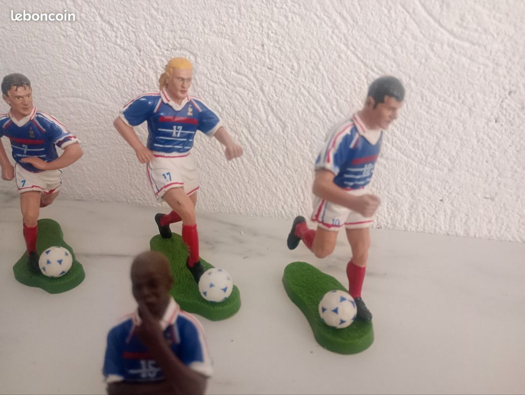 Figurine Ancienne STARLUX - Joueur De Football En Maillot Blanc N°4, échelle 1:32, Occasion