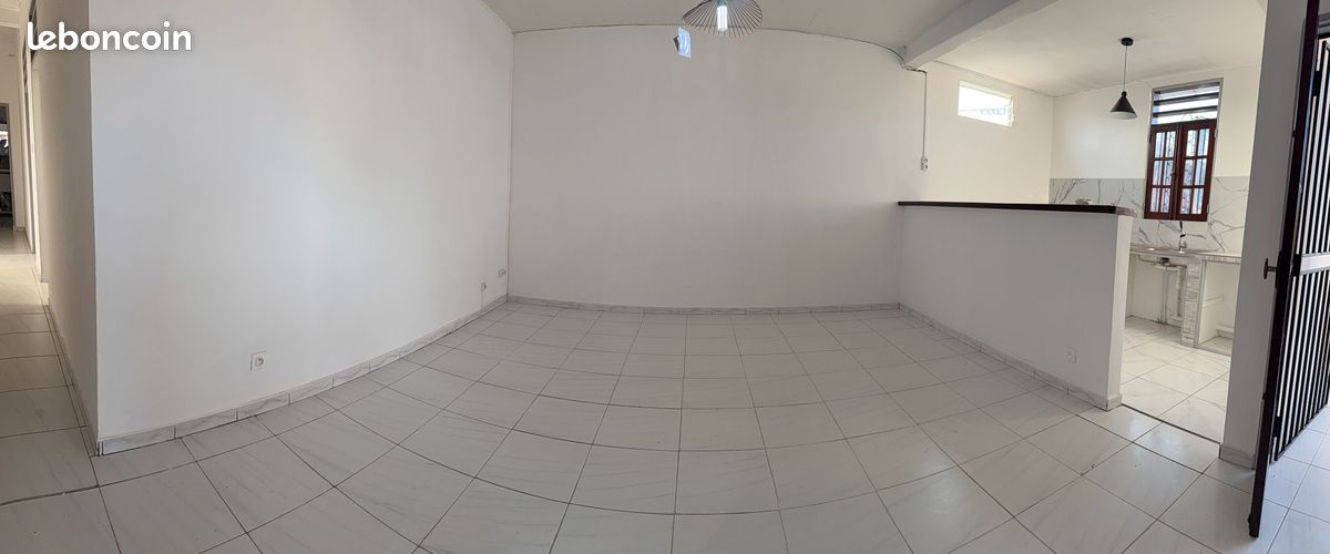 Appartement 3 pièces 75 m² · à Cayenne · 75 m² · 990 €