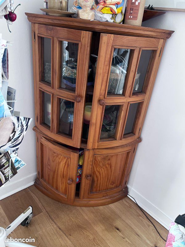 Petit meuble d’appoint en teck (image 1)