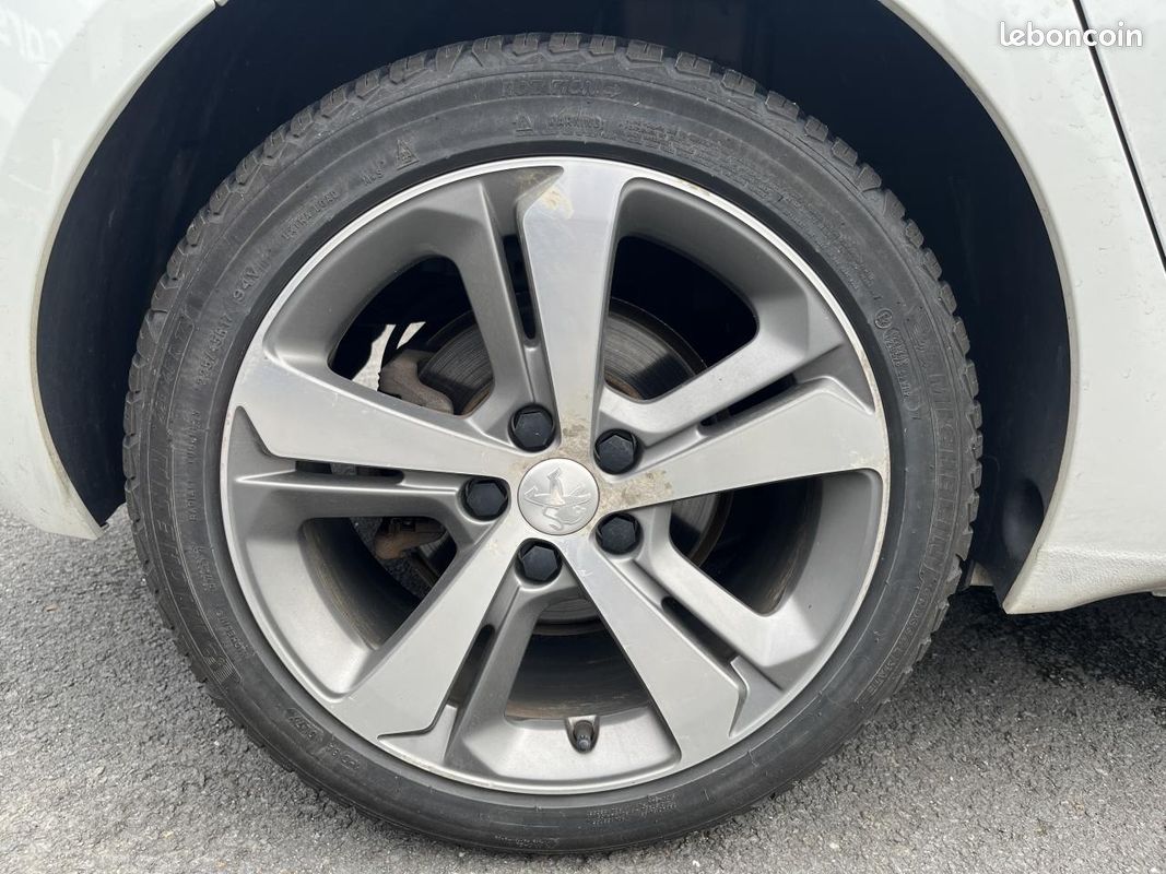 PEUGEOT 308 1.2 PureTech 130ch E6.3 S&S Tech Edition - Distri ok - Suivi Peugeot (image 21)