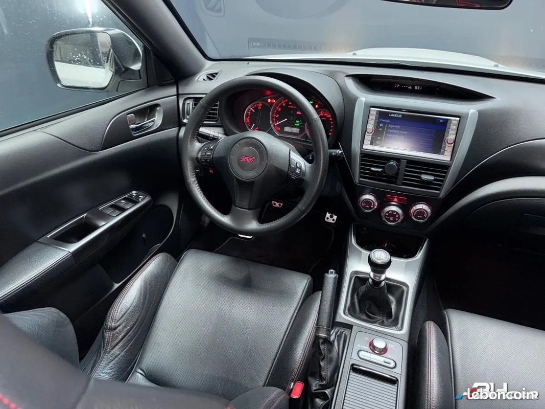 Subaru Impreza 2.5 300 WRX STI AWD (image 14)