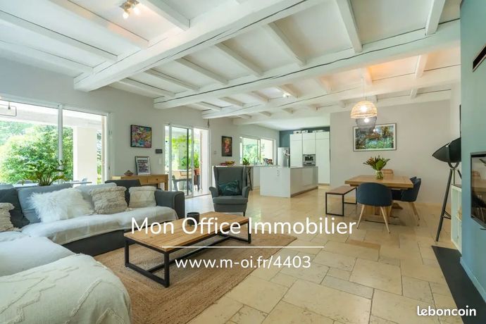Maison 7 pièces 250 m²