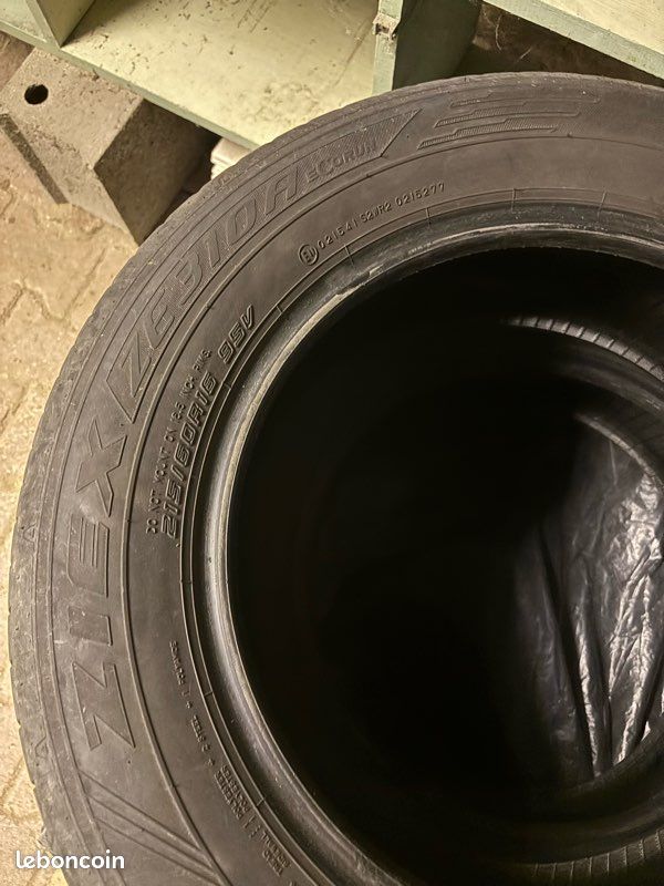 Pneus été Michelin 235/45/ZR/18 et Ziex 215/60R16/95V (image 3)