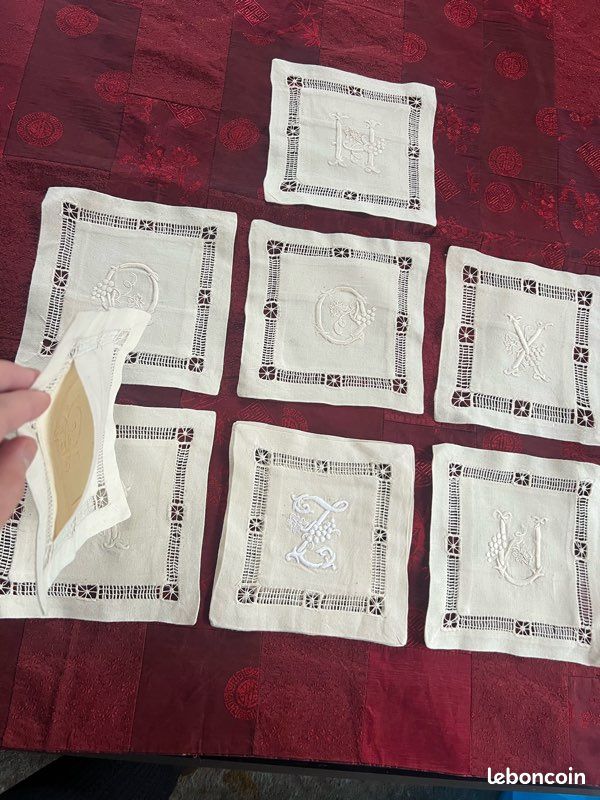 Lot de sachet carré, brodé avec initiales, neuf (image 5)