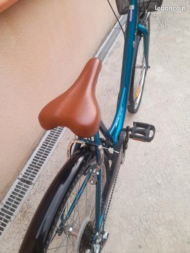 VELO de ville 26 pouces NEUF 150e (image 2)