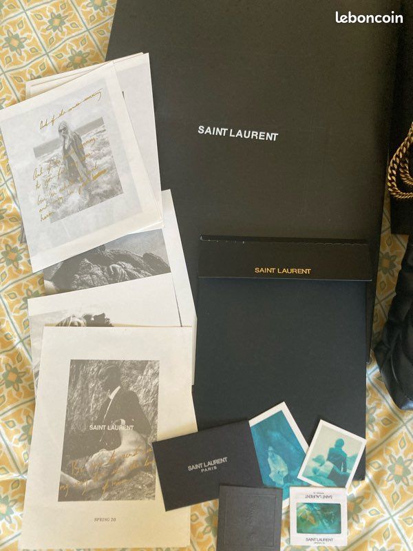 Sac à main YSL Loulou Small noir et or (image 17)