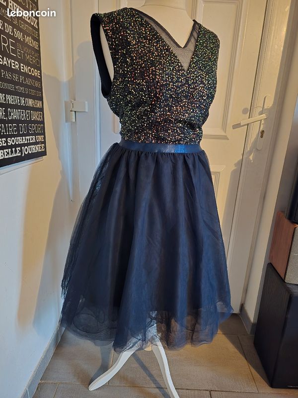 Robe patineuse pin-up tutu mignonne fêtes taille M Vêtements