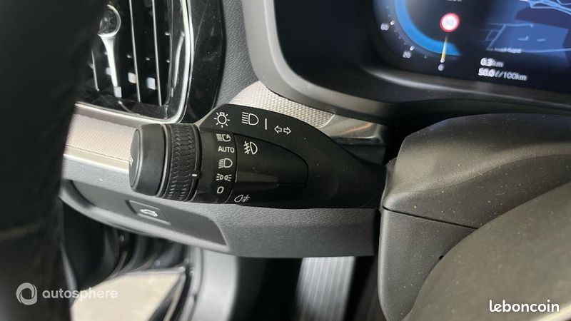 Volvo V60 B4 197ch Plus Style Dark DCT 7 (image 23)