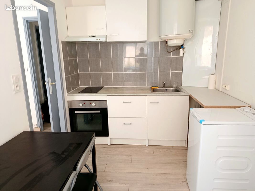 Appartement 1 pièce 25 m² · à Bagnols-sur-Cèze · 25 m² · 400 €