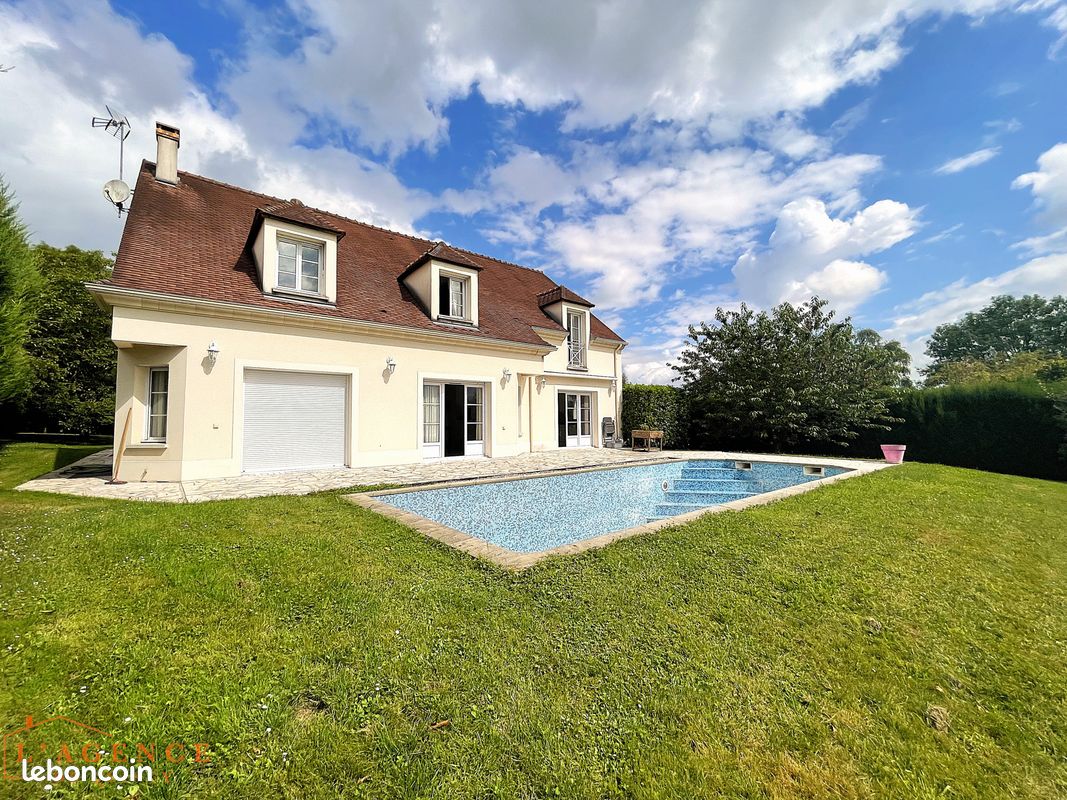 Maison 6 pièces 239 m² · à Coutevroult · 239 m² · 749 900 €