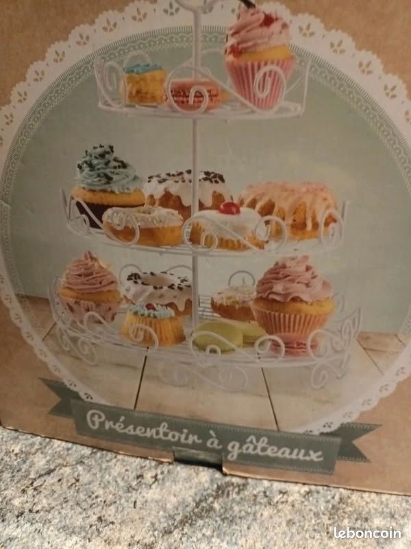 Présentoir à gâteaux 3 niveaux - France