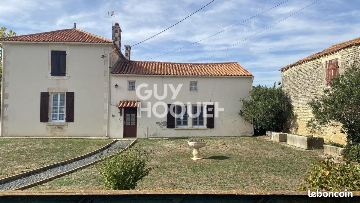Maison 6 pièces 160 m² · aux Velluire-sur-Vendée · 160 m² · 149 500 €