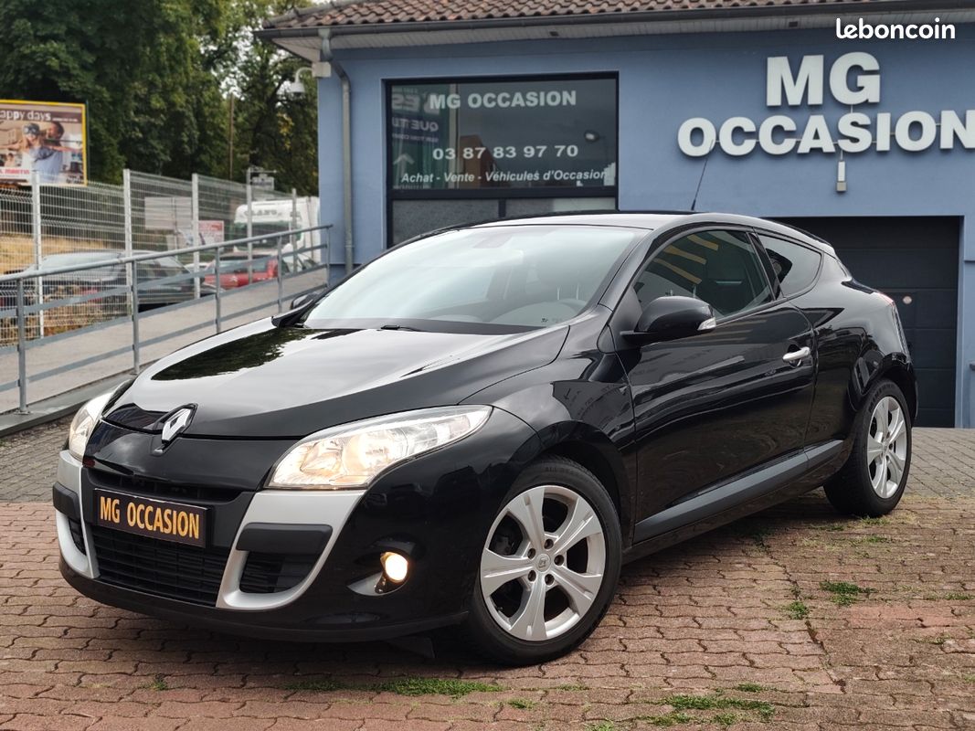 Renault Mégane III Coupé 1.9 dCi 130 cv (image 2)