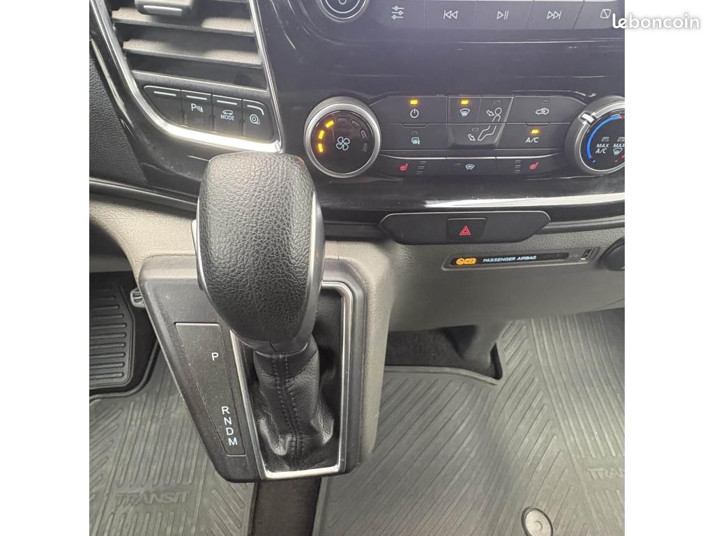 FORD TRANSIT CUSTOM 2.0 EcoBlue 130 BVA S&S CA LIMITED (image 13)