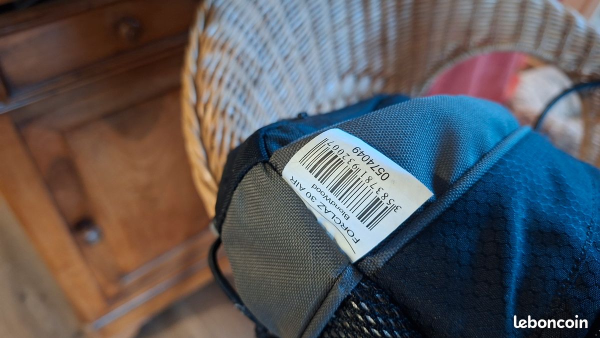 Sac à dos décathlon 30l Air Femme grande randonnée état neuf (image 6)