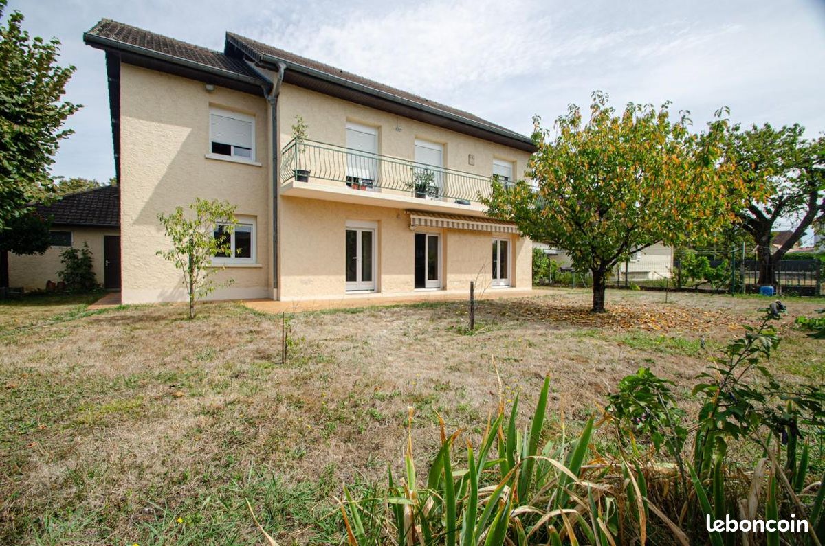 Maison 8 pièces 189 m² · à Lescar · 189 m² · 319 000 €