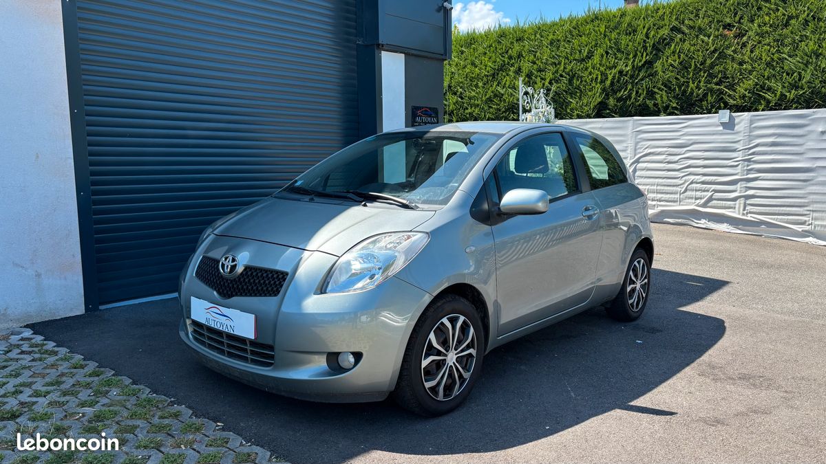 Toyota Yaris 1.3 VVTi 87 CH / Embrayage neuf / Entretien TOYOTA Complet / Climatisation / Radar de recul (image 1)