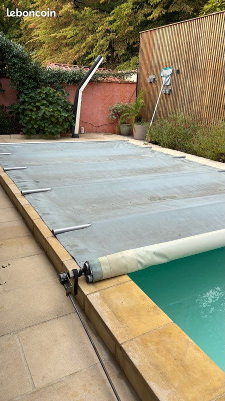 Bâche à barre piscine (image 1)