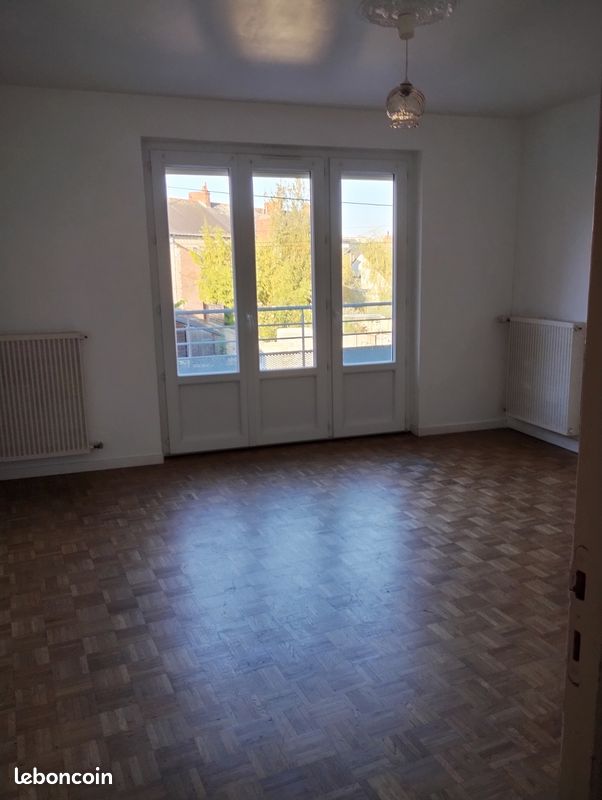 Appartement 3 pièces 74 m² · à Laval · 74 m² · 550 €