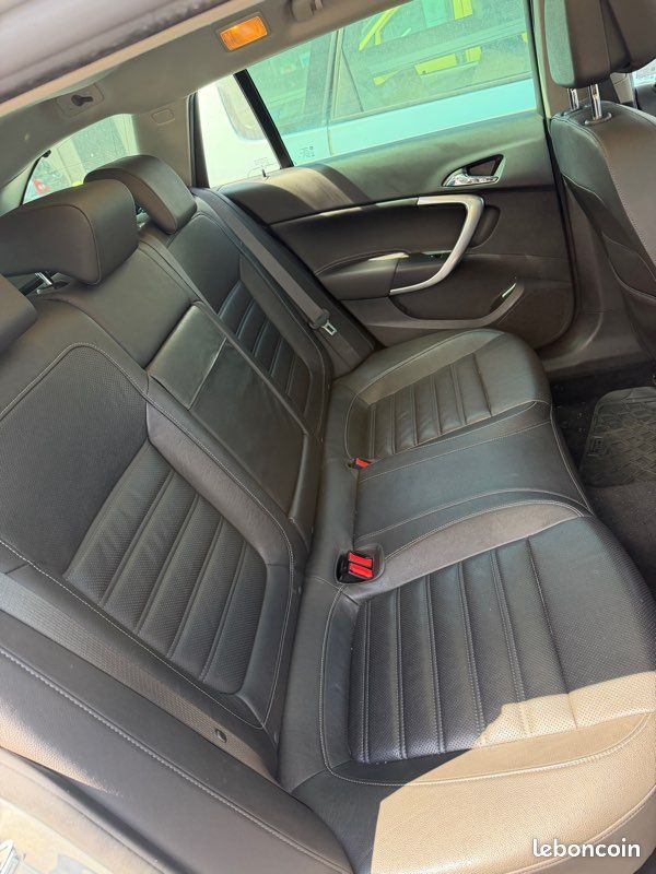 Opel Insignia 4x4 – Très bon état – Toit ouvrant (image 2)