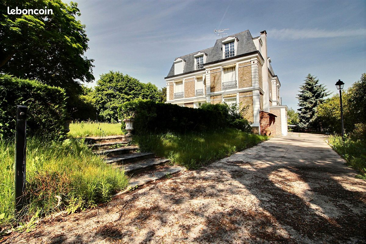 Immeuble 12 pièces 575 m² · à Brétigny-sur-Orge · 575 m² · 1 200 000 €