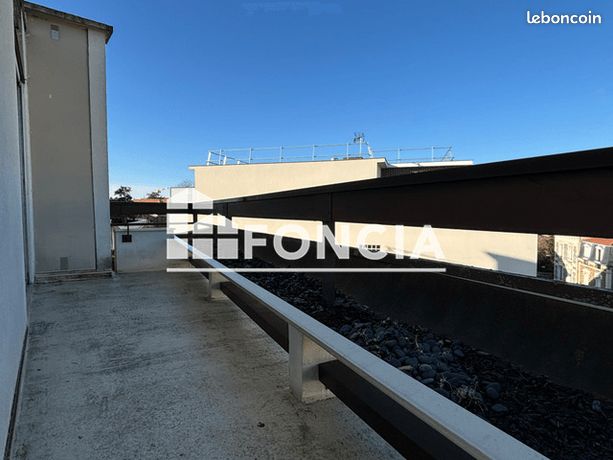 https://img.leboncoin.fr/api/v1/lbcpb1/images/19/88/9b/19889b22700b69486457f25587b05e1c1ea5c0c2.jpg?rule=ad-image