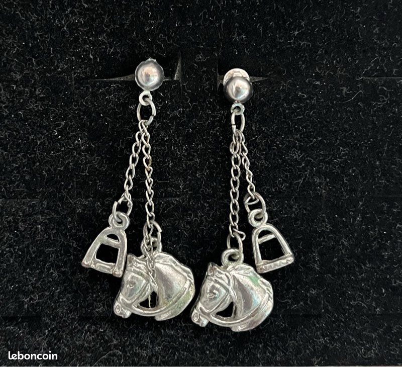 Paire De Boucles D'oreilles - Occasion - Sans Marque - État à Vérifier