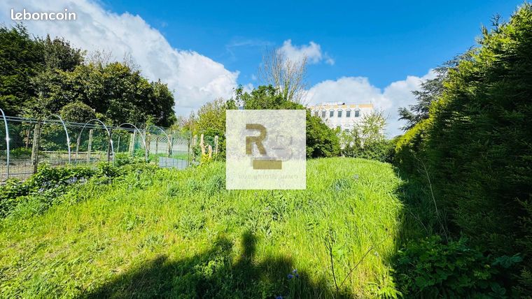https://img.leboncoin.fr/api/v1/lbcpb1/images/19/89/6f/19896f57925ce9314ca4e053794a310edbaabe35.jpg?rule=ad-image