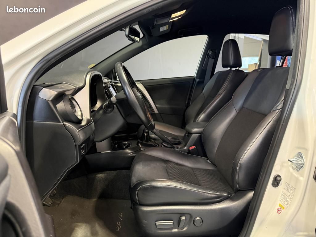 TOYOTA RAV 4 143 CH D-4D 4x2 Design Business - GARANTIE 12 MOIS (image 11)