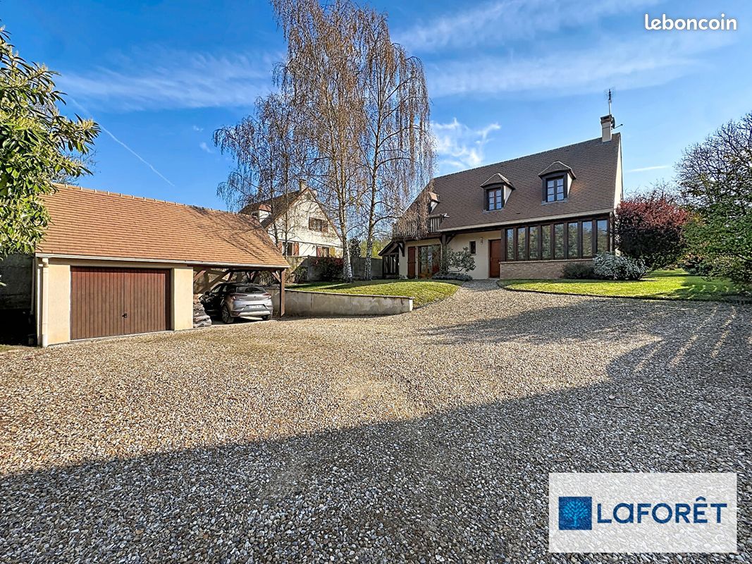 Maison 7 pièces 168 m² · à Thoiry · 168 m² · 525 000 €