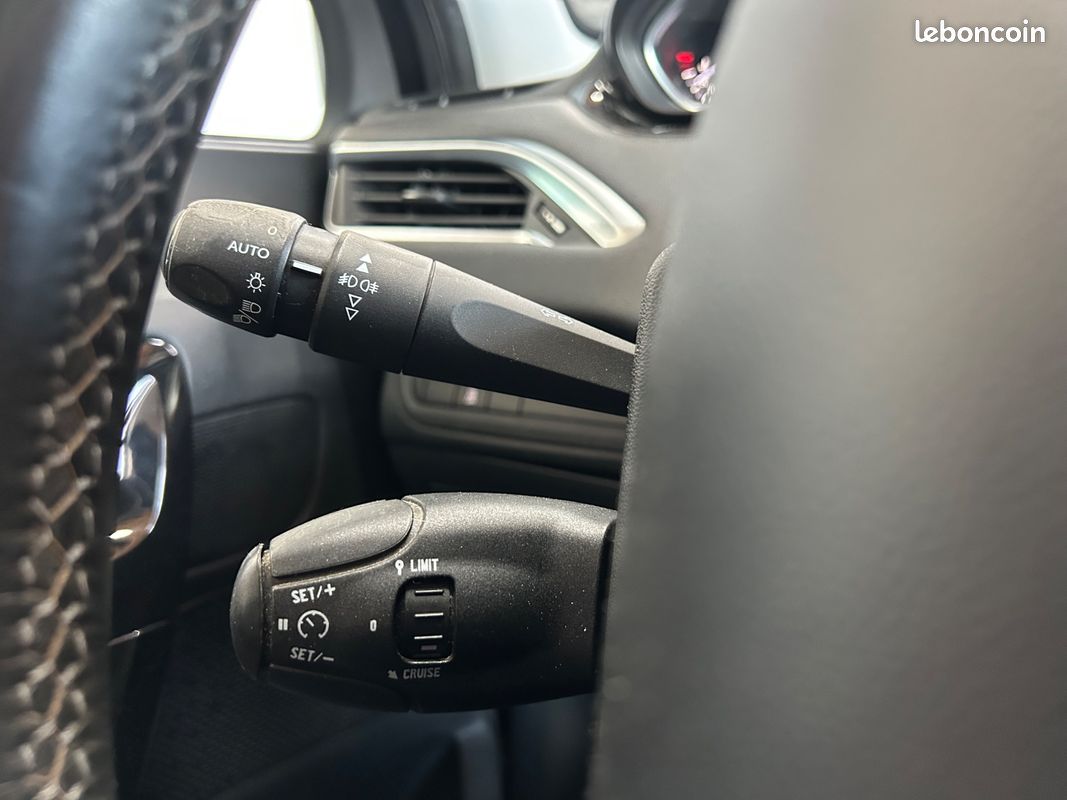 PEUGEOT 208 GENERATION-I 1.6 VTI 120 Ch ALLURE (image 20)