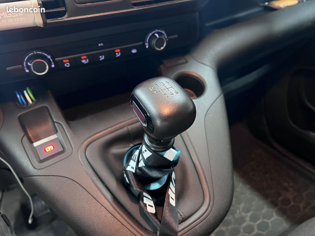 Peugeot Partner Premium L1 1.5 BlueHDI 130cv/3 Places/CarPlay/Radar AR/Régulateur De Vitesse (image 14)